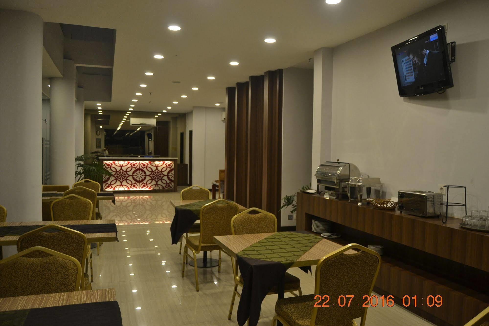 J Hotel Medan Zewnętrze zdjęcie