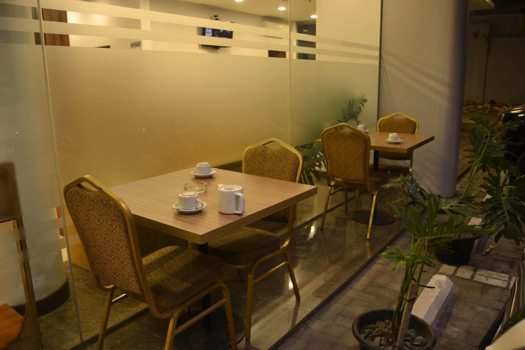 J Hotel Medan Zewnętrze zdjęcie